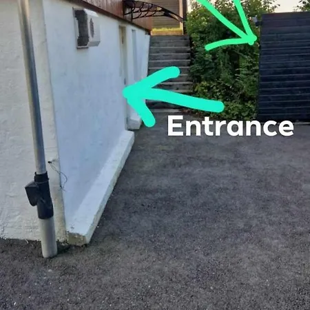 Near City, 7 Min From The Airport, Free Parking